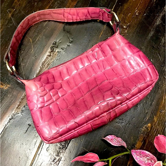 Cute Faux Croc Underarm Purse! - Picture 2 of 6